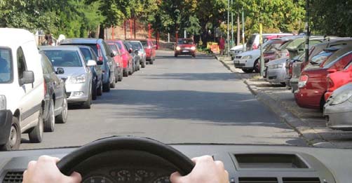 У ситуацији приказаној на слици: