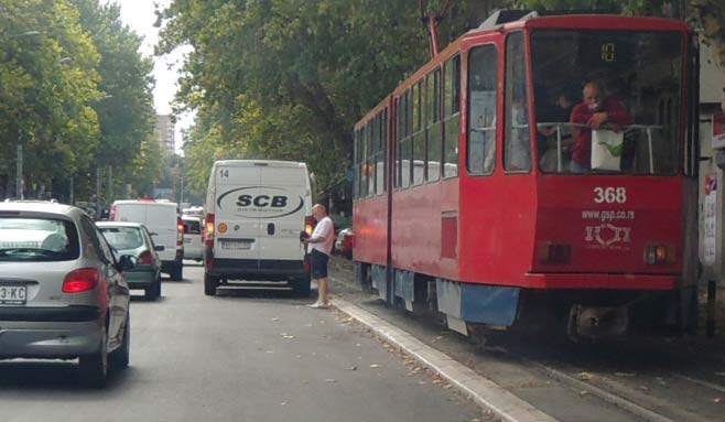 У ситуацији приказаној на слици паркирање: