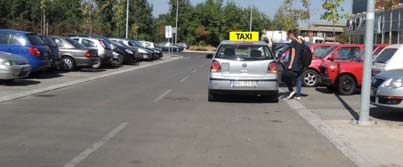 У ситуацији приказаној на слици: