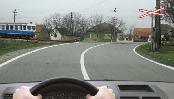 У ситуацији приказаној на слици: