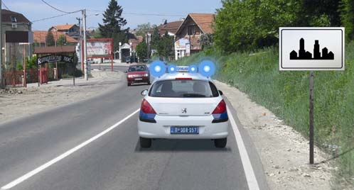 У ситуацији приказаној на слици возило полиције се:
