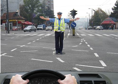 У ситуацији приказаној на слици: